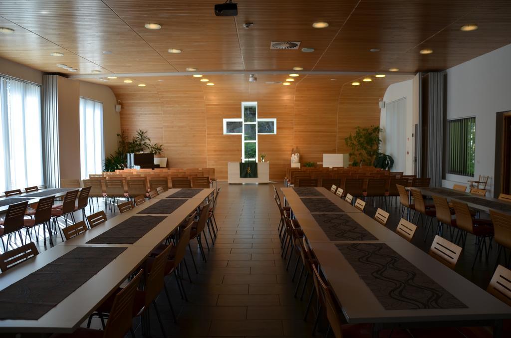 Pappilanniemi Course Centre Hotel Lempäälä Kültér fotó